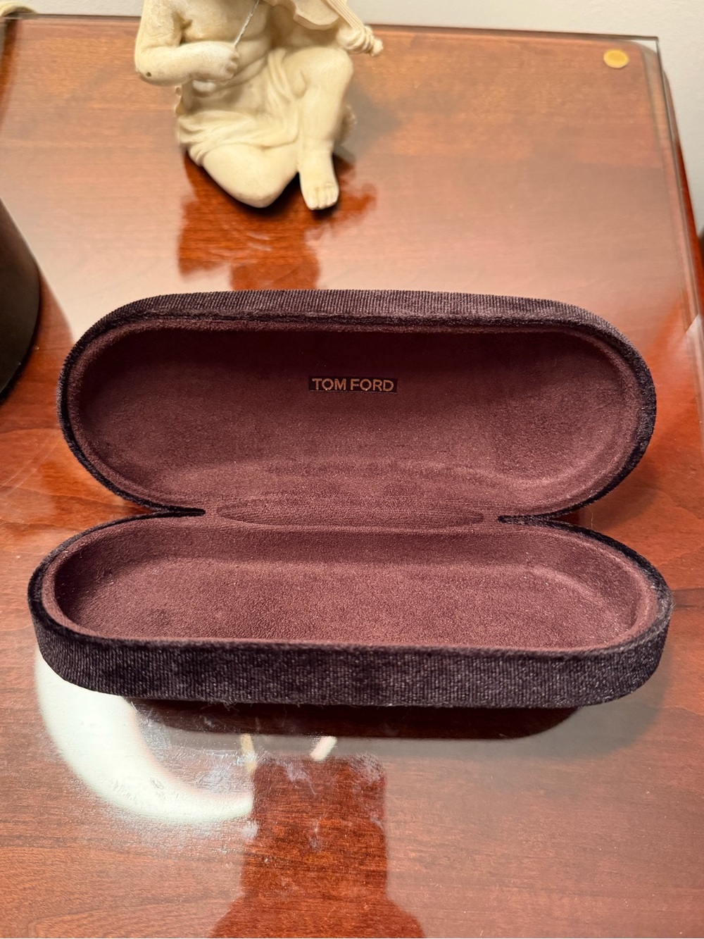 Tom Ford - Velvet Sunglass Case with Logo - Picture 8 of 9